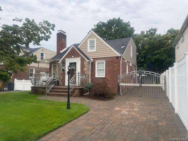 Building Photo - 302 Oakford St