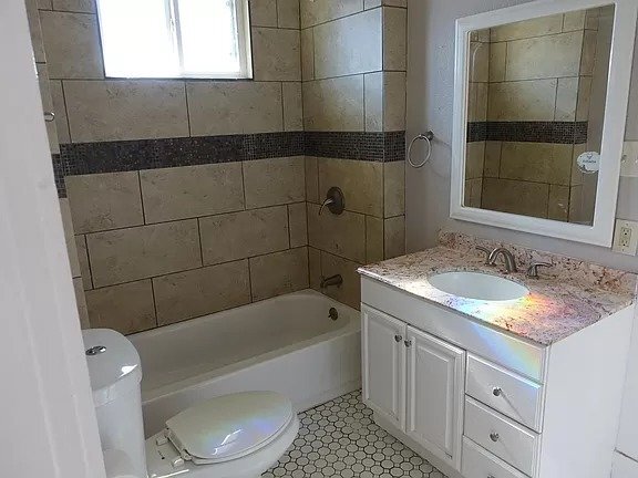 Foto del edificio - 2 bedroom