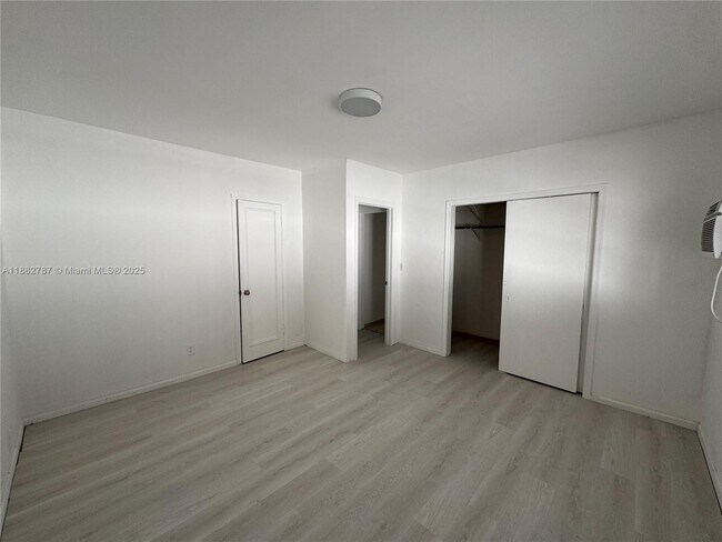 Building Photo - 1711 Fillmore St