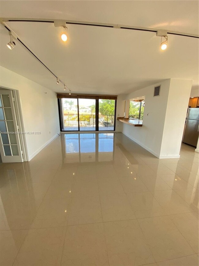 Foto del edificio - 801 N Venetian Dr