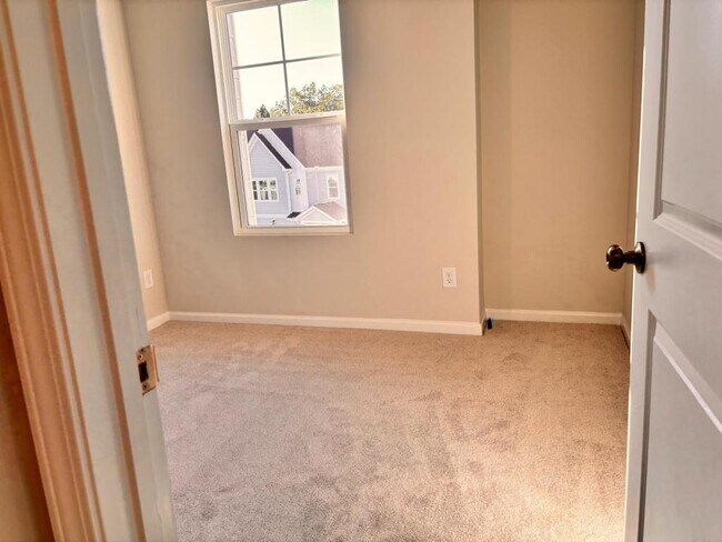 Building Photo - 227 Nahunta Dr