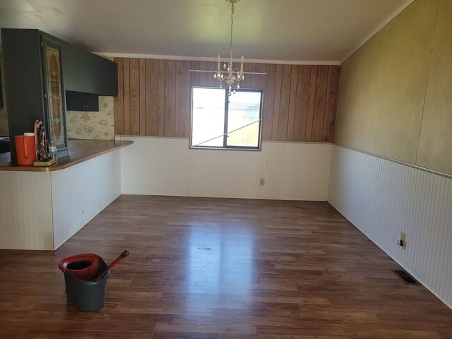 Building Photo - 4 bedroom, 2 bathroom house for rent in Richfield, ID