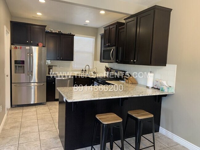 Foto del edificio - This property offers a NO DEPOSIT option available for qualified renters!