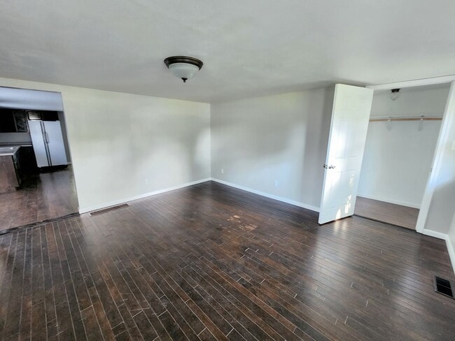 Building Photo - Available October 1st - East Peoria - 2BR/...