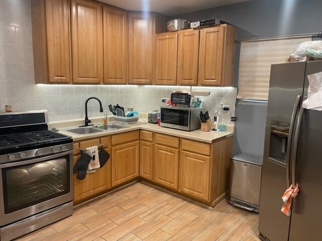 Foto del edificio - 2053 N LARAMIE Ave