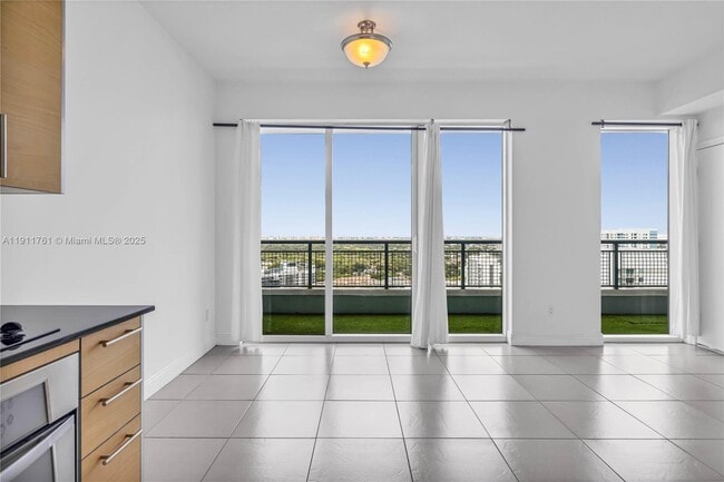 Foto del edificio - 60 SW 13th St