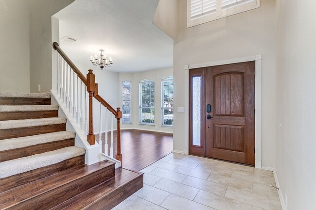 Building Photo - GORGEOUS 4-BEDROOM HOME RECENTLY RENOVATED...