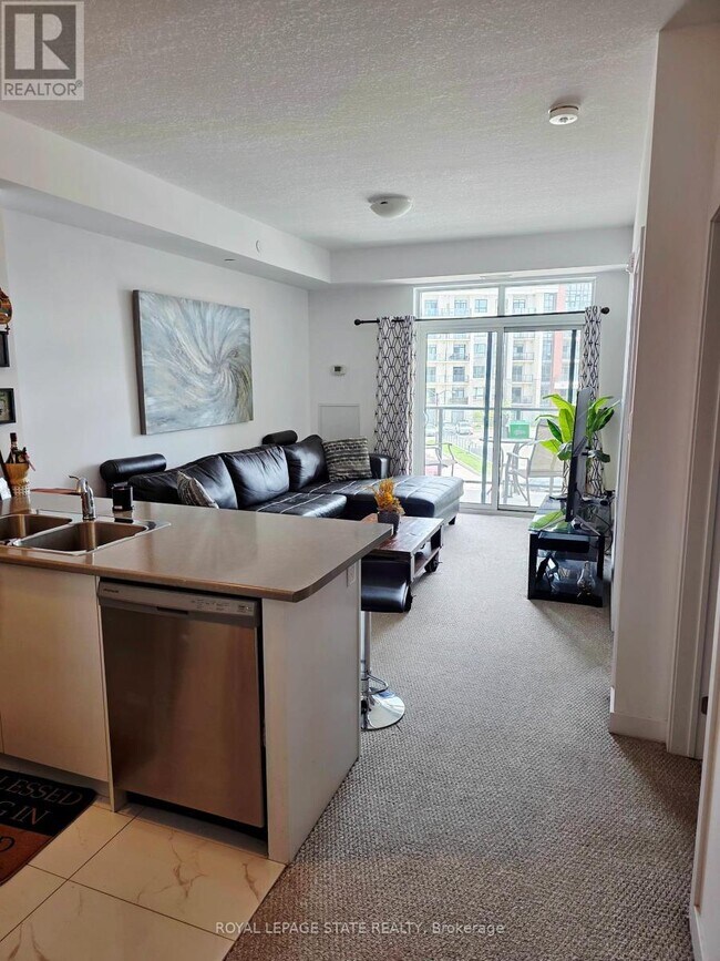 Building Photo - 125 Shoreview Pl