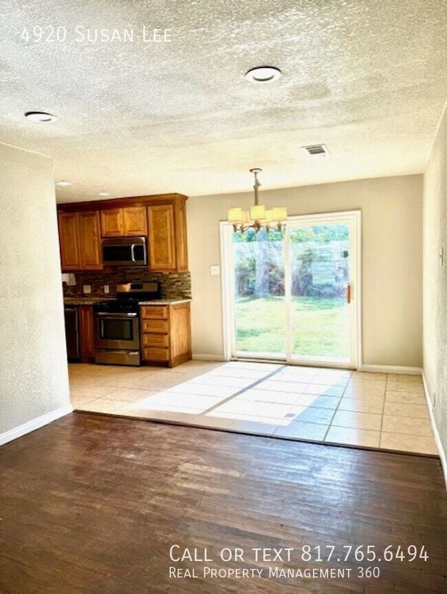 Foto del edificio - 4920 Susan Lee Ln