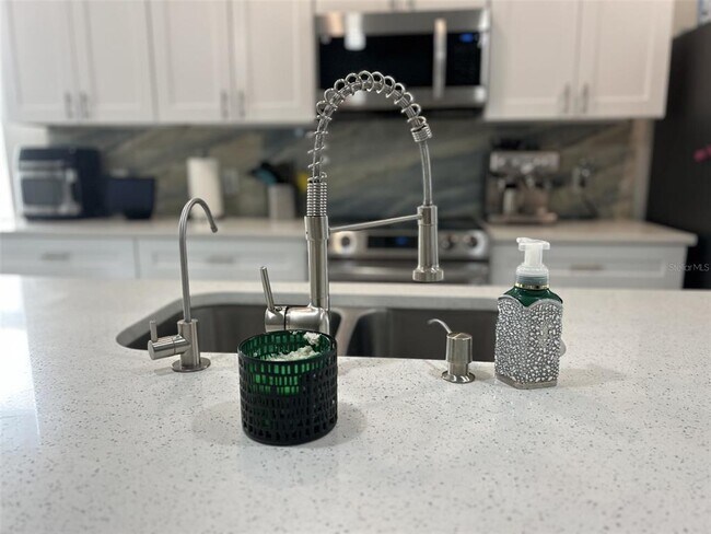 Building Photo - 9856 8th Ave