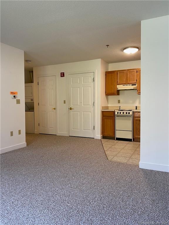 Building Photo - 2 Chestnut Grove