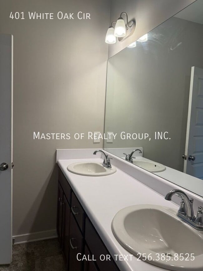 Foto del edificio - 401 White Oak Cir