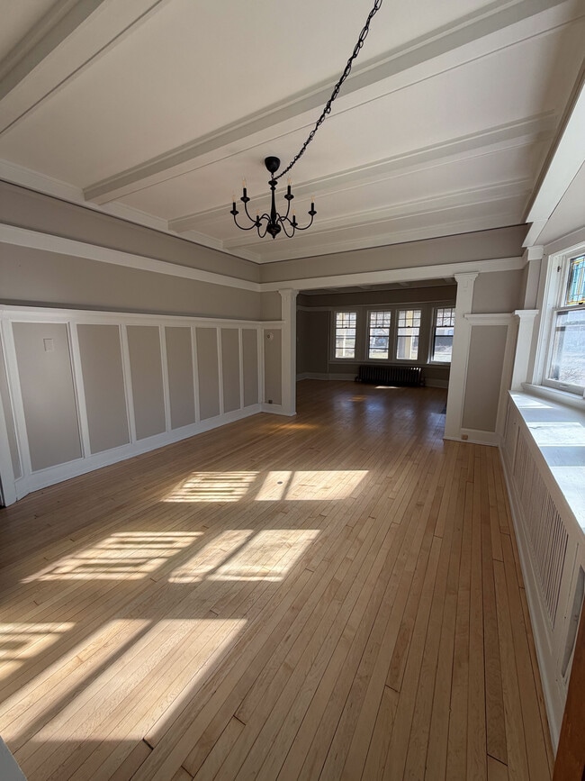 Foto del edificio - 2000 E Newberry Blvd