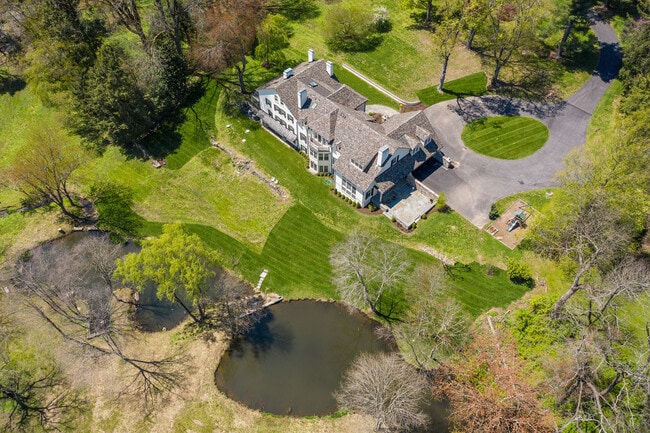 Building Photo - 739 Darby Paoli Rd