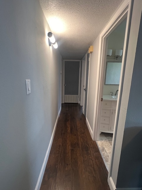 Building Photo - 7 Lamplight Ln