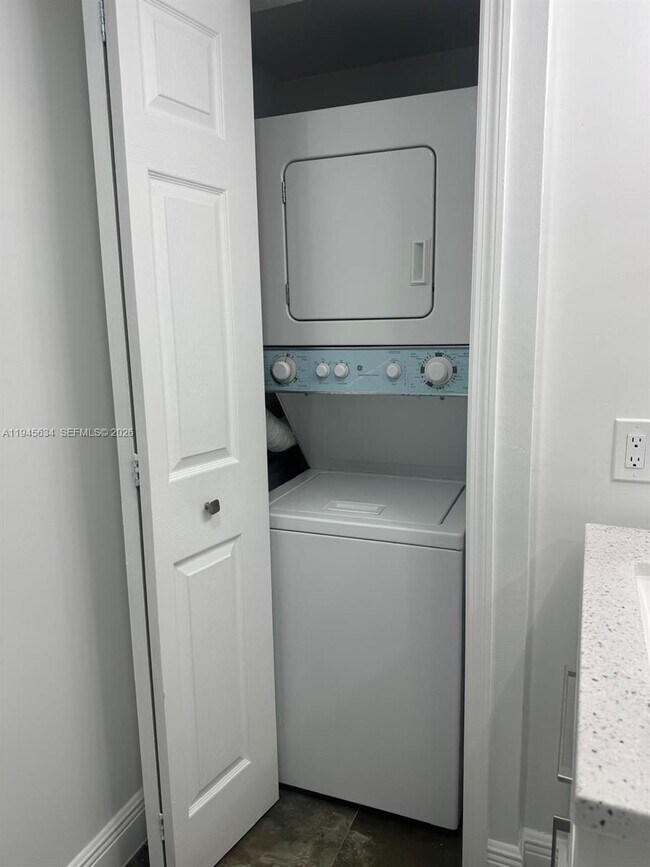 Building Photo - 11780 SW 18th St