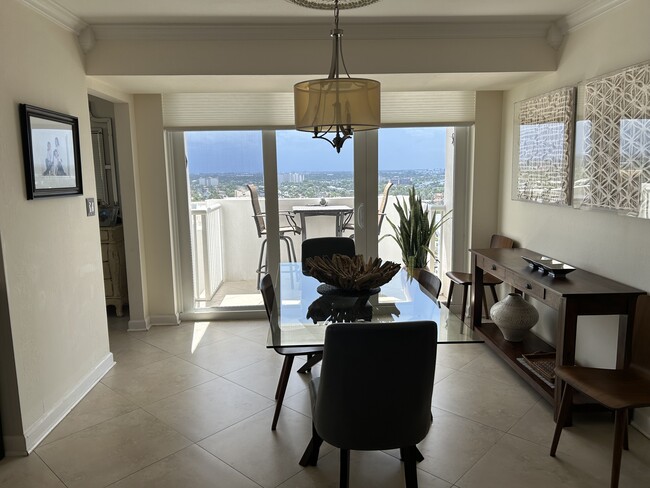Building Photo - 1370 S Ocean Blvd