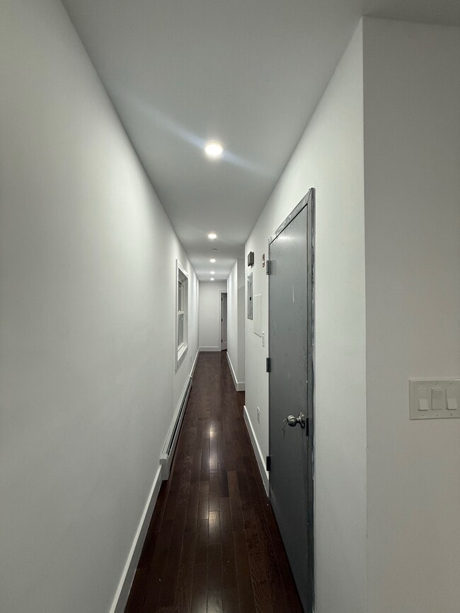 Building Photo - 5-31 B 72 St