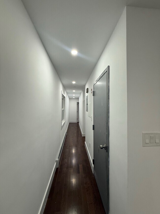 Foto del edificio - 5-31 B 72 St