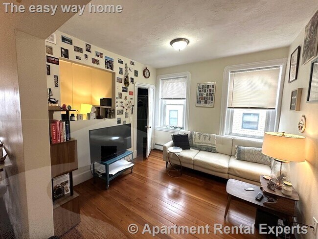 Building Photo - 1056 Cambridge St