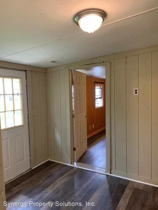 Building Photo - 2 br, 1 bath House - 1017-1/2 S. Main St. ...