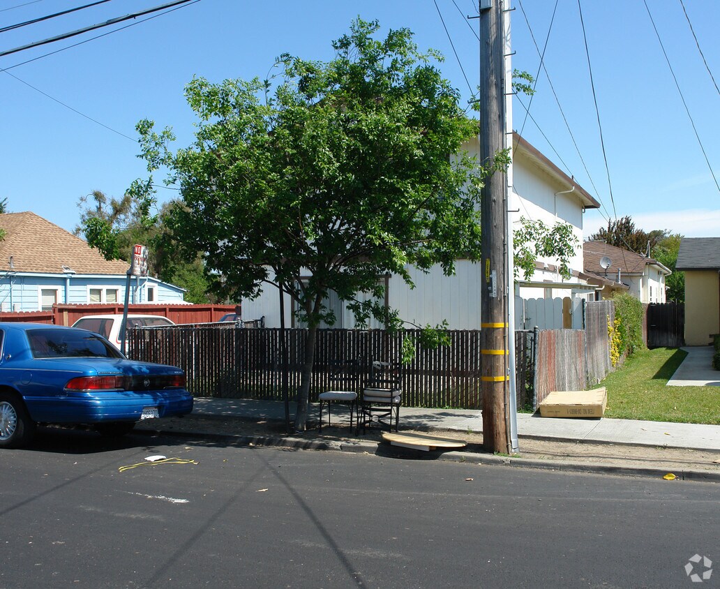 Foto del edificio - 128 N Grant St