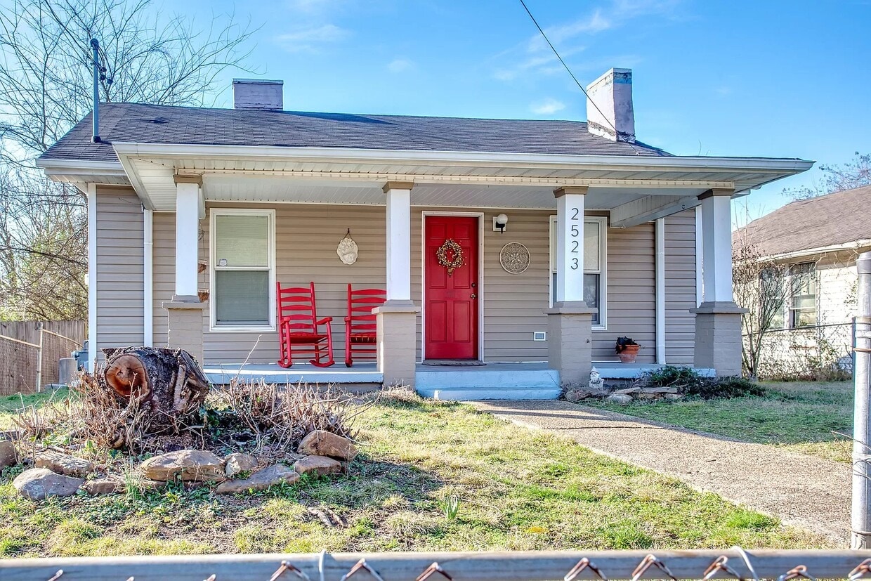 Photo - 2523 Scottish Pike (Knoxville, TN)