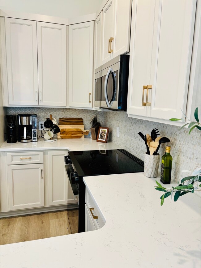 Building Photo - 351 Wellows Chase