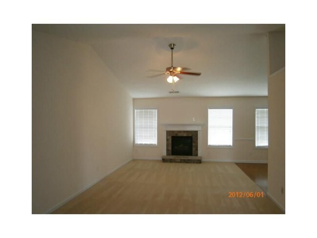 Foto del edificio - CHARMING RANCH STYLE HOME IN LOGANVILLE