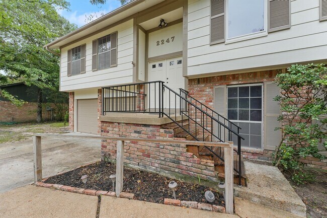Foto del edificio - 2247 Oak Shores Dr