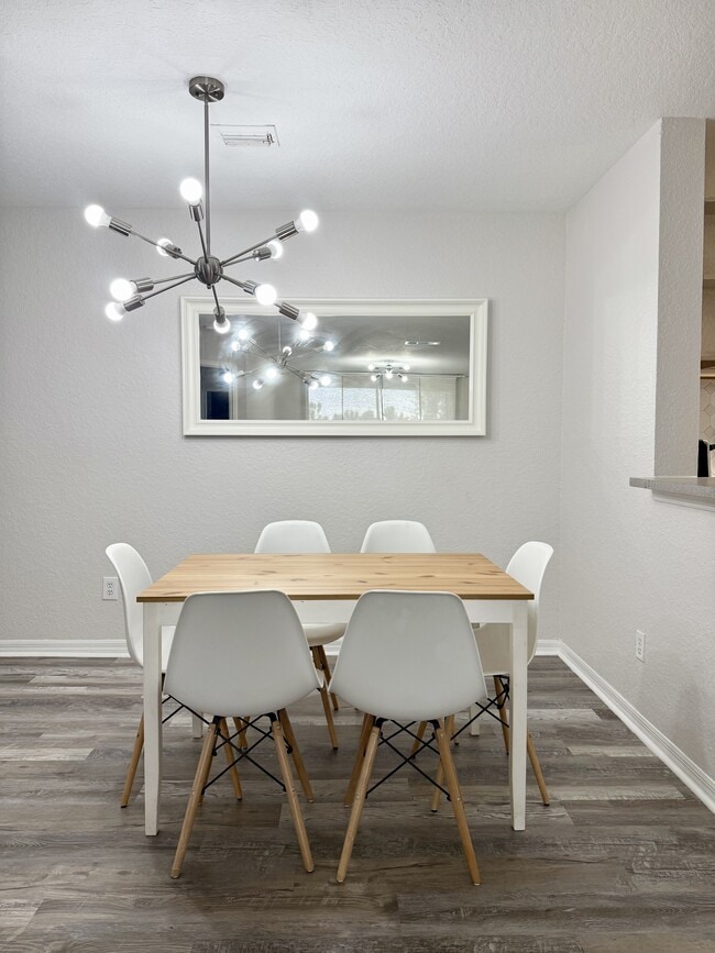 Building Photo - 7511 Seurat St