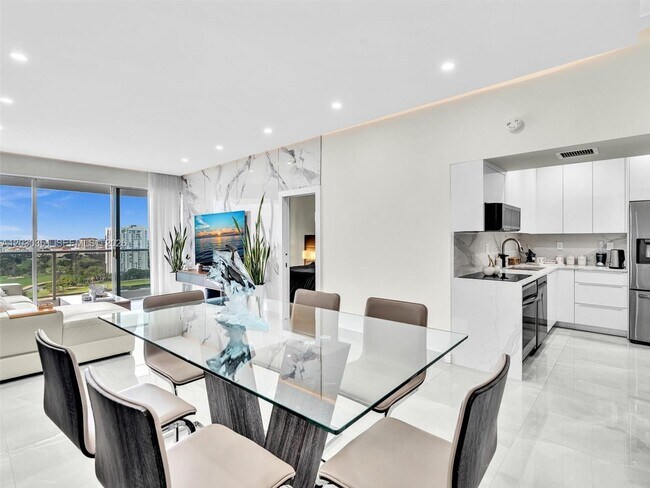 Foto del edificio - 3731 N Country Club Dr