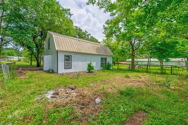 Building Photo - 428 Lakewood Dr
