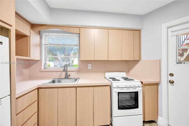 Foto del edificio - 1631 NE Miami Gardens Dr