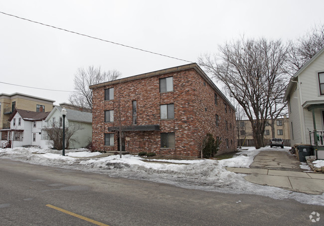 Building Photo - 514 W Doty St