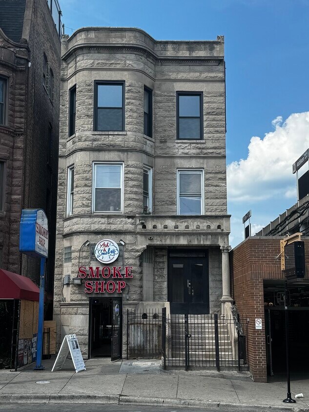 Foto principal - 948 W Addison St