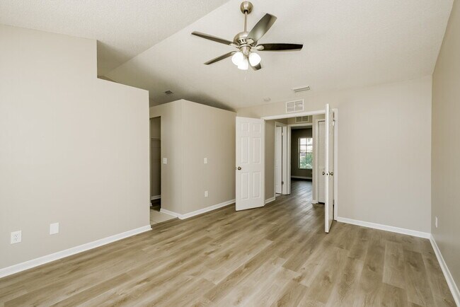 Building Photo - 1621 Dusty Rose Ln