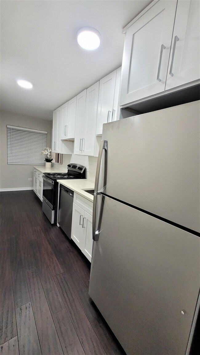 545 Burlington Ave Unit 210, Downers Grove, IL 60515 Condo for Rent