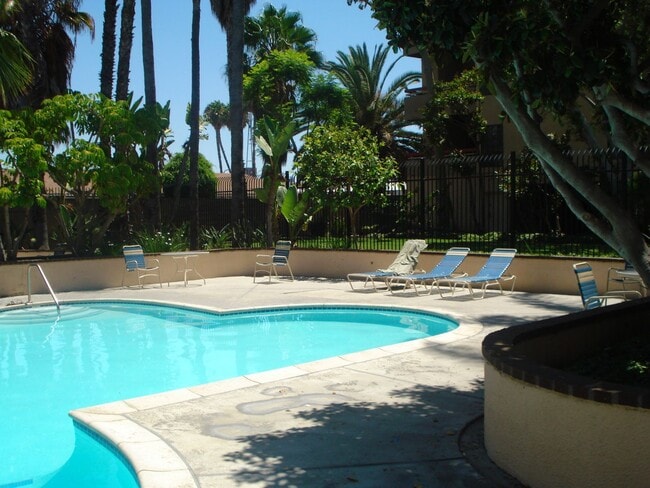 Building Photo - HARBOR MANOR CONDOS! ACROSS FROM HARBOR UCLA MED CTR IMMACULATE  2 bdrm 2 ba. CONDO FOR LEASE!