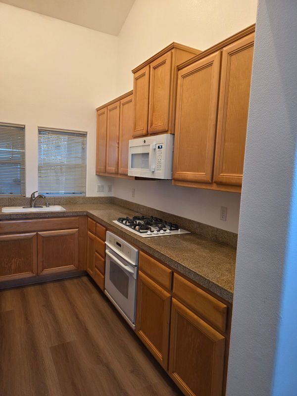 Building Photo - 426 Matteri Cir