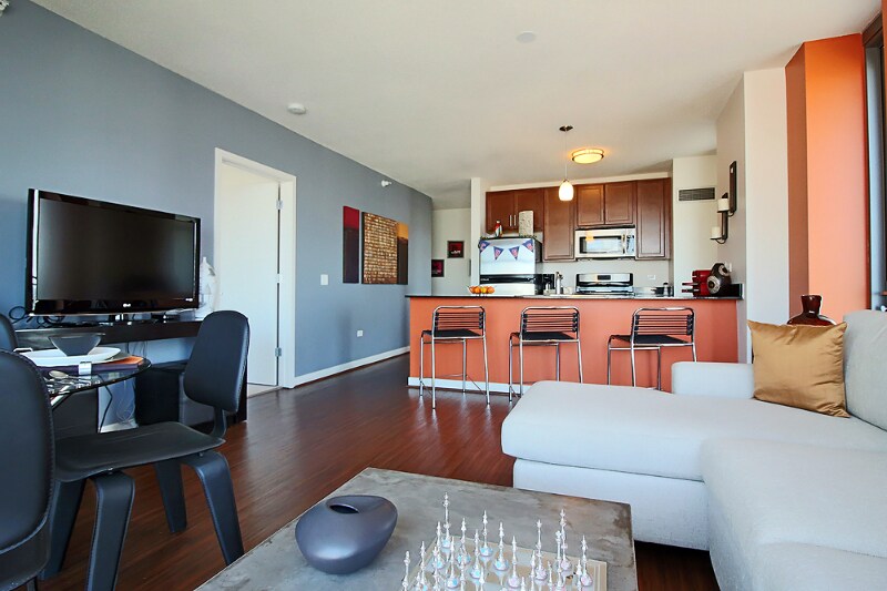 Foto principal - 551 N Clinton St