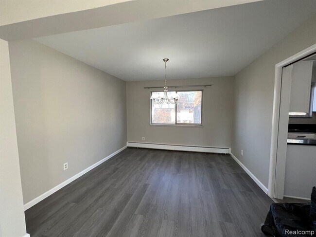Foto del edificio - 33112 Oakley St