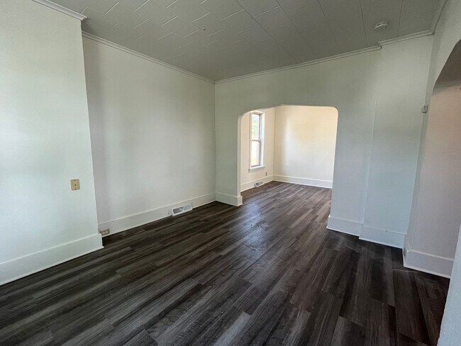 Foto del edificio - Renovated East Hillside 2 Bedroom 1 Bath S...