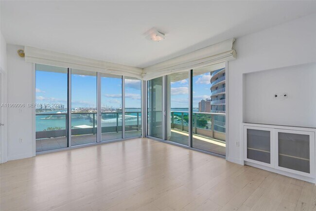 Foto del edificio - 900 Biscayne Blvd