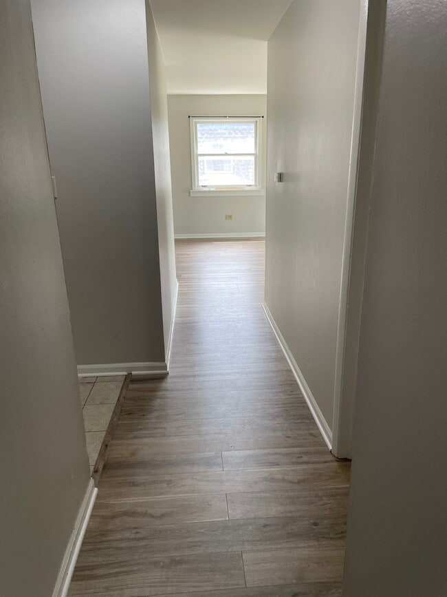 Building Photo - 870 Trace Dr