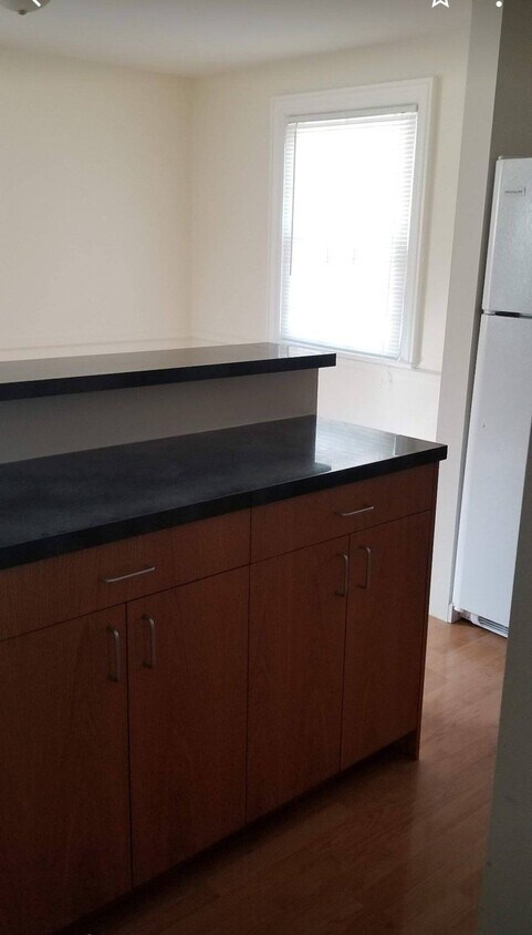 Kitchen - 9-14 5th St