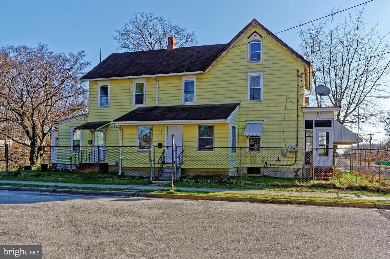 Primary Photo - 78 Walnut St