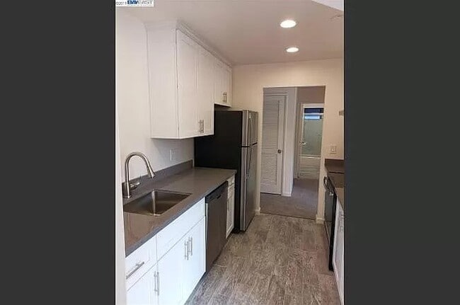Kitchen Other side - 1960 Barrymore Cmn
