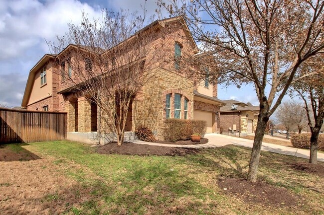 Building Photo - 2912 Castellan Ln