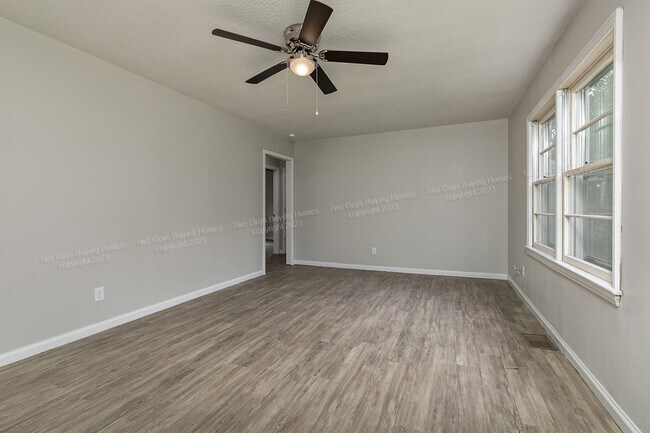 Building Photo - 1511 W Hamilton St